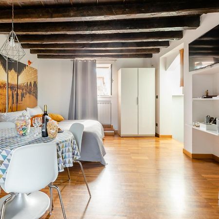Just Here Apartments - La Mansarda Бари Екстериор снимка